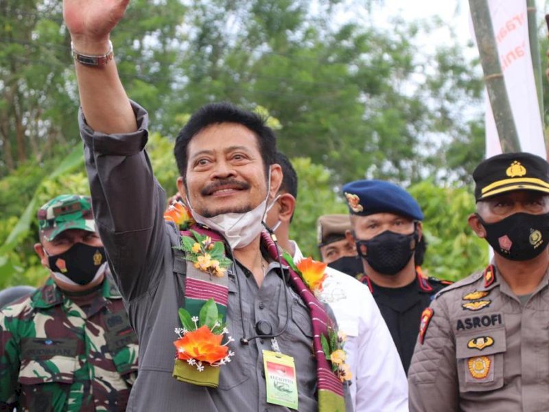 Kunker ke Bone, Menteri Pertanian SYL Dikawal Ketat Brimob Yon C Pelopor