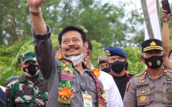 Kunker ke Bone, Menteri Pertanian SYL Dikawal Ketat Brimob Yon C Pelopor