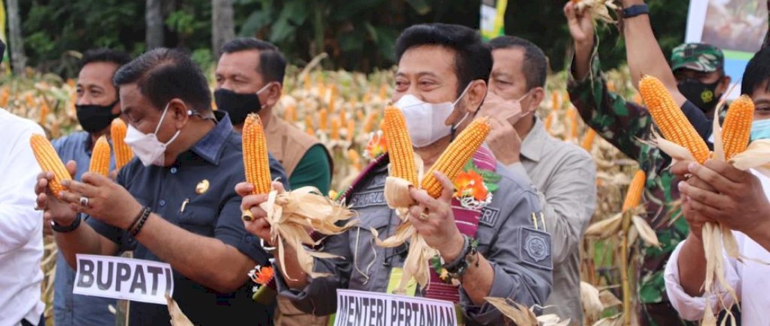 Kunker ke Bone, Menteri Pertanian SYL Dikawal Ketat Brimob Yon C Pelopor