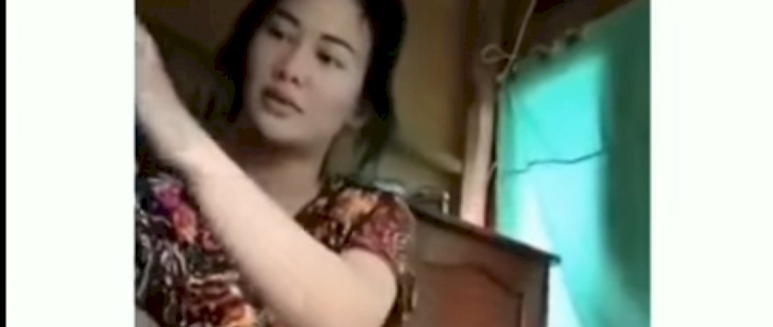 Ekspresi wajah Virgita Legina Hellu, otak pembunuhan suami.