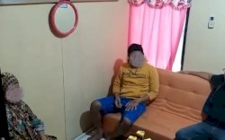 Suami di Pinrang Pergoki Istri Selingkuh di Dalam Rumah
