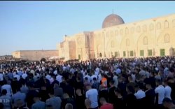 Umat Muslim Tetap Laksanakan Shalat Idulfitri di Masjid Al-Aqsa