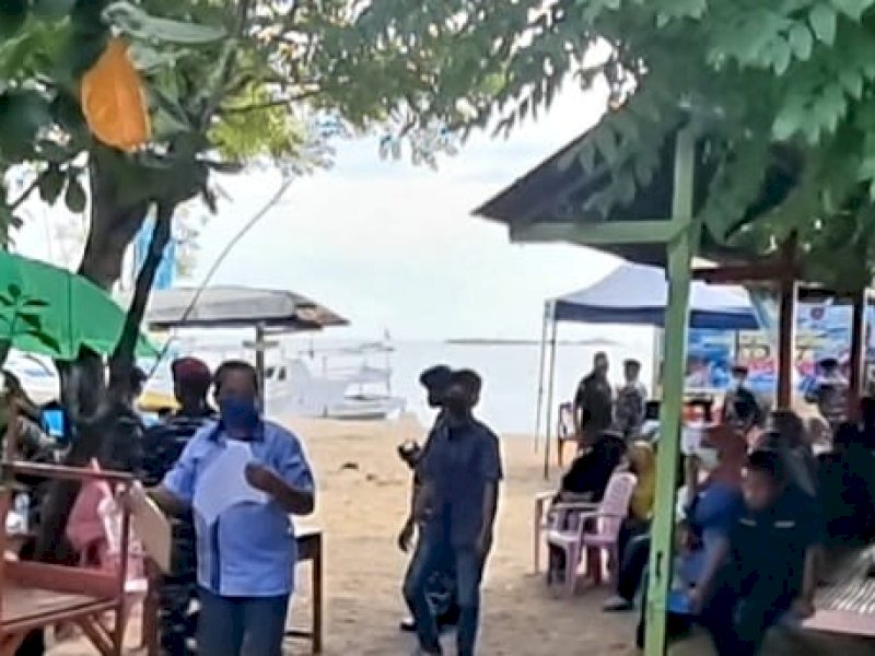 Lantamal VI Vaksin Warga Pulau di Makassar