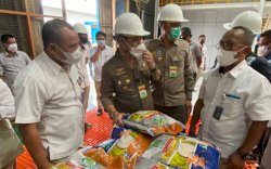 Mentan SYL Ajak Masyarakat Konsumsi Beras Premium Berkualitas Produksi Bulog