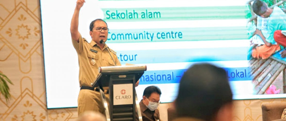 Danny Tegaskan Semua Warga Makassar Harus Sekolah!