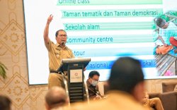 Danny Tegaskan Semua Warga Makassar Harus Sekolah!