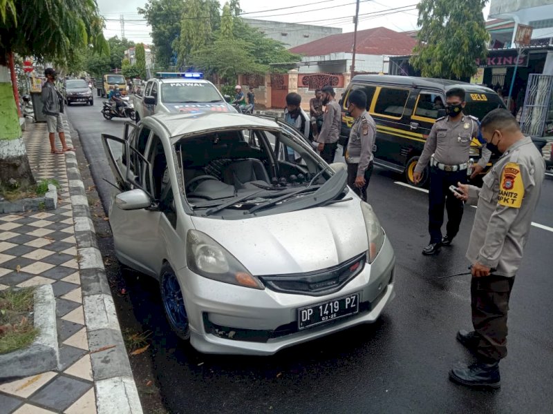 Angkut 10 Jeriken BBM, Honda Jazz Silver Tiba-tiba Meledak di Parepare