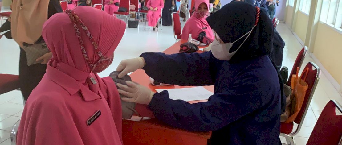 Dukung Program Pemerintah, Brimob Bone Kembali Gelar Vaksinasi Di Mako Yon C Pelopor Dukung Program Pemerintah, Brimob Bone Kembali Gelar Vaksinasi Di Mako Yon C Pelopor