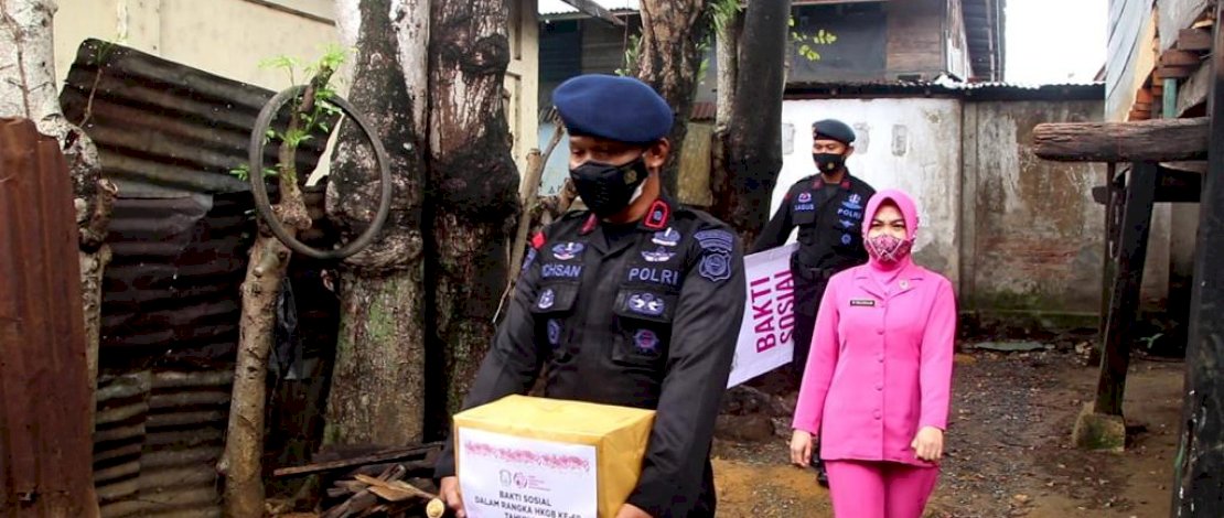 Sambut HKGB ke-69, Personel dan Bhayangkari Brimob Bone Santuni Warga Kurang Mampu