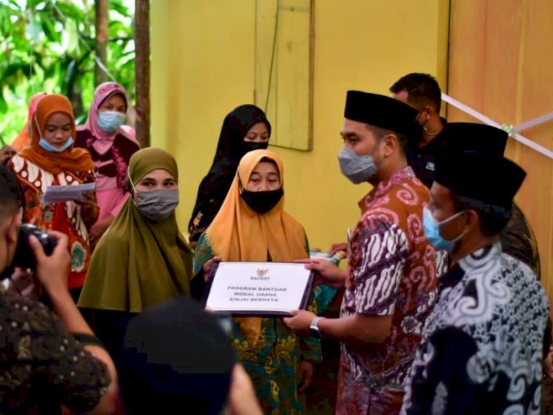 Baznas Sinjai Bantu Korban Tanah Longsor di Desa Pattongko Sinjai Tengah