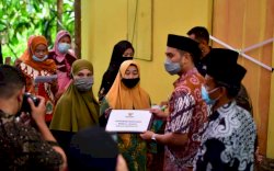 Baznas Sinjai Bantu Korban Tanah Longsor di Desa Pattongko Sinjai Tengah