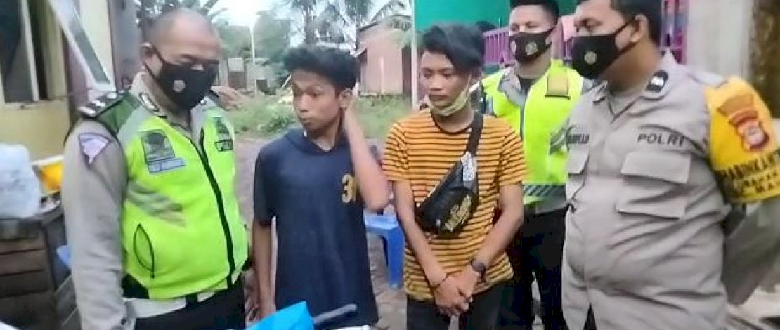 Pelaku motor standing yang tabrak mobil minibus putih, diamankan.