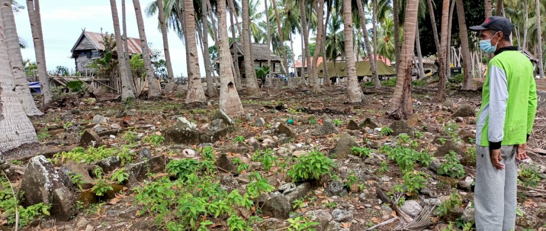 Makam tua di Kampung Tola, Kelurahan Bontobangun, Kecamatan Bontoharu, Kepulauan Selayar.