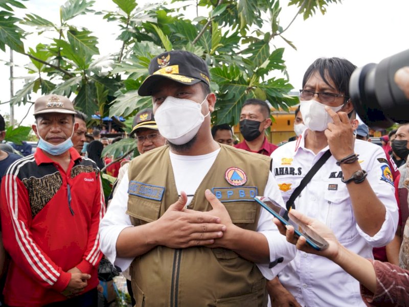 Plt Gubernur Sulsel Serahkan Rp 3,5 Miliar untuk Bantuan Keuangan dan Penanganan Banjir di Kab Jeneponto