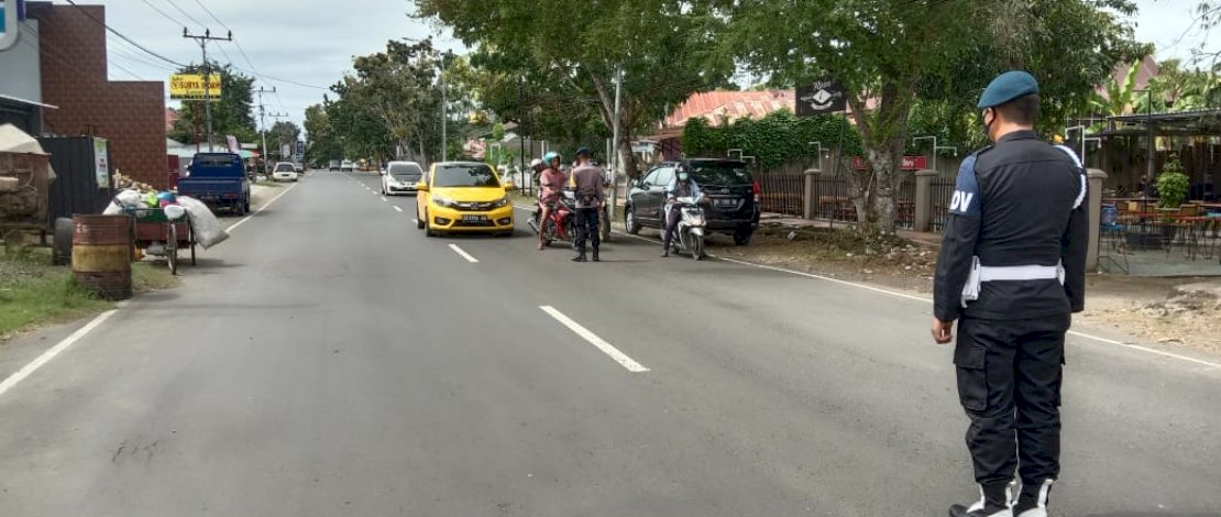Hentikan Aktivitas, Hening Cipta untuk Korban COVID Juga Dilaksankan Personel Brimob Bone
