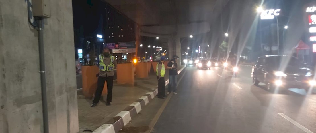 Korban dan TKP lakalantas di tol layang AP Pettarani Makassar.