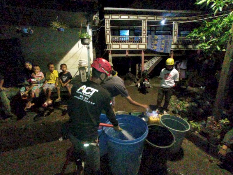 Saluran PDAM terputus pasca banjir, ACT siapkan layanan air bersih untuk warga Tarowang Jeneponto