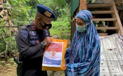 Peduli Masyarakat Terdampak Covid 19, Ini Yang Dilakukan Brimob Bone
