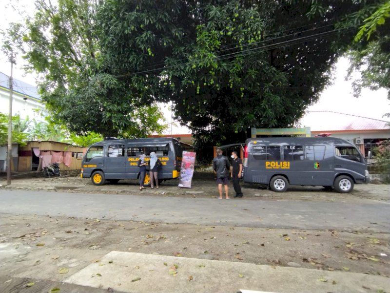 Manfaatkan Mobil Pelayanan Keliling Polres Parepare Lakukan Vaksinasi Keliling