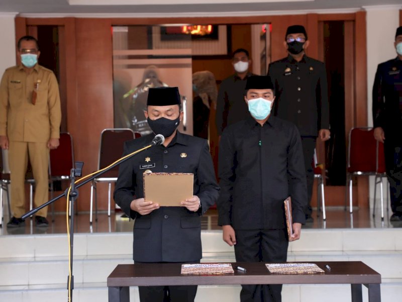 Lantik Pejabat Fungsional, Ilham Azikin Minta ASN Beri Pelayanan yang Humanis 
