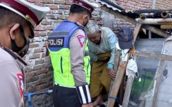 Satlantas Polres Sidrap Salurkan Bantuan PPKM Mikro