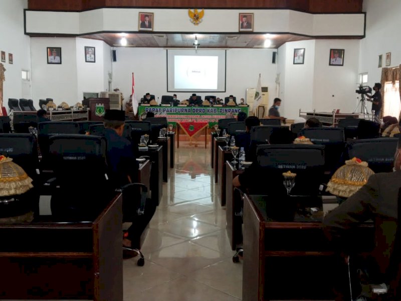 Kecewa, Bupati Pinrang Tinggalkan Rapat Paripurna DPRD