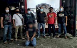 Wanita di Pinrang Ketiduran di Mobil Sambil Dengar Musik, Saat Terbangun Ponsel Hilang