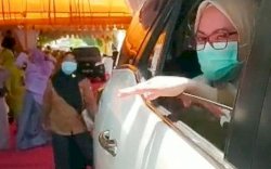 Respon Pandemi, Pegawai Kominfo Lutra Rayakan Pernikahaan Konsep &lsquo;Drive Thru&rsquo;