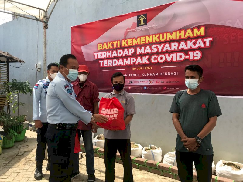 Gaji Pegawai Rutan Makassar Disumbangkan untuk Beli Ratusan Paket Sembako Covid-19
