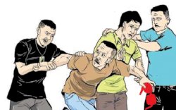 Curi Bra Bu Kepala Sekolah di Jemuran, Pria di Wajo Ditonjok Massa