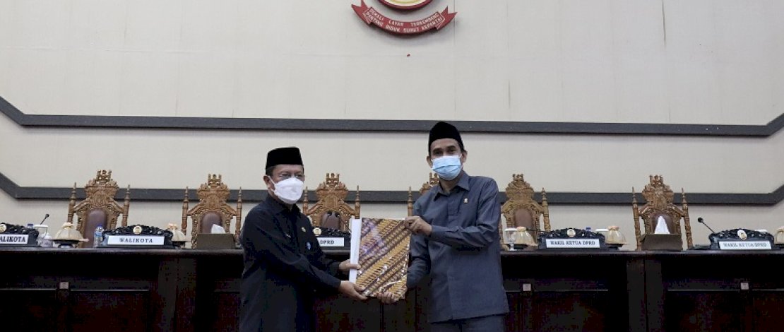 DPRD Makassar mengesahkan Rancangan Peraturan Daerah (Ranperda) Pendirian Perumda Parkir menjadi Perda, Selasa, 22 Juni 2021.