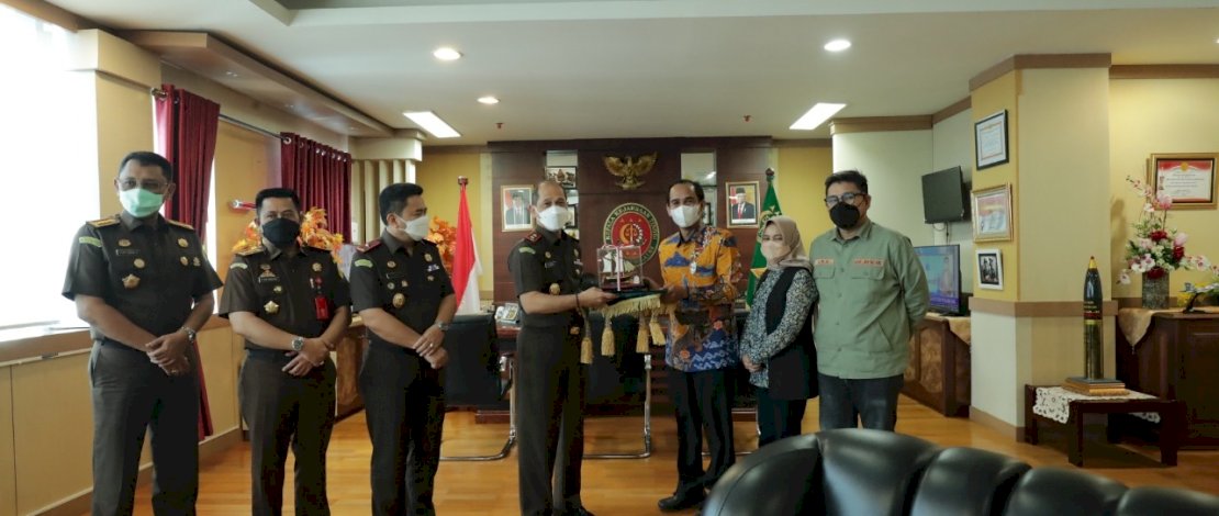 Ketua DPRD Makassar, Rudianto Lallo, saat bersilaturahmi ke Kejati Sulsel, Selasa, 6 Juli 2021.