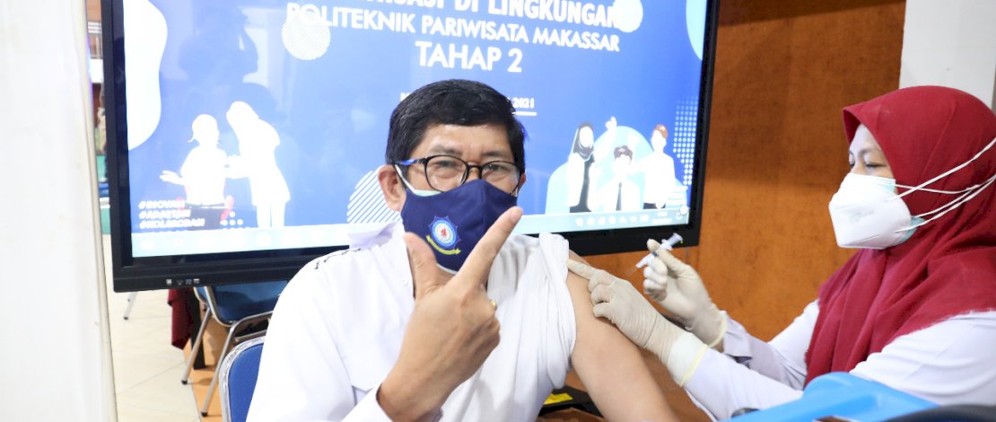 Politeknik Pariwisata (Poltekpar) Makassar melaksanakan Vaksinasi Tahap 2, di Aula I Wayan Bendhi, Kamis, 5 Agustus 2021.