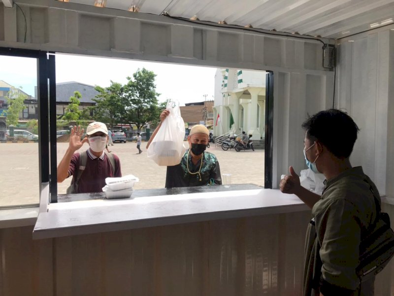 Dokter Fadli Ananda Launching Kotak Berbagi, Kolaborasi ISYEF Sulsel, HMI, dan BSI Muda