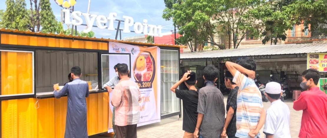 Program Kotak Berbagi, di Masjid Darul Muttaqin, Minasaupa, Makassar, Jumat, 6 Agustus 2021. 