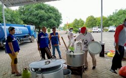 Dirikan Dapur Umum di Balai Anak Toddopuli, Kemensos Distribusikan Makanan Bagi Nakes dan Warga yang Isoman