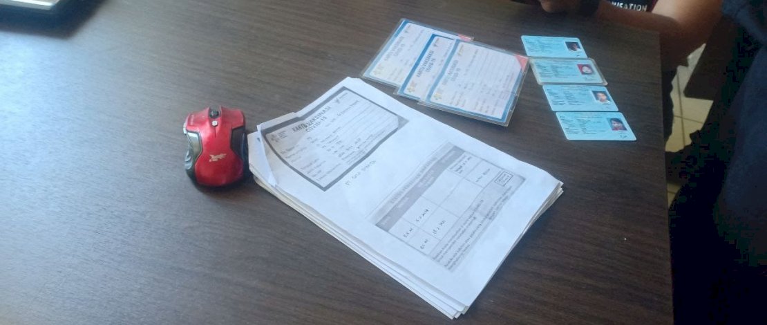 Kapolres Parepare, AKBP Welly Abdillah memberikan keterangan pers soal kartu vaksin palsu calon penumpang KM Kirana.