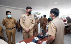 Tenaga Kesehatan di Kabupaten Gowa Mulai Jalani Vaksinasi Booster