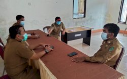 Asisten III Pemkab Lutra Pimpin Monev Penerapan PPKM Level 3 di Desa Pararra