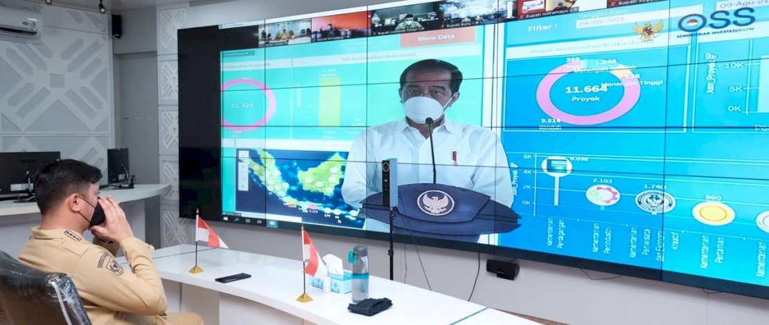 Bupati Gowa, Adnan Purichta Ichsan saat mengikuti peluncuran OSS berbasis risiko kemarin.