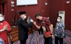 Bupati Adnan Hadiri Promosi Doktor Ketua BPKP Sulsel