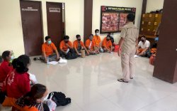 Dua Selebgram Cantik Makassar Digerebek Berjudi Poker dan Qiuqiu di Kamar Hotel