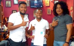 Pesepak Bola Nasional Asal Papua Okto Maniani Gabung Partai Gelora