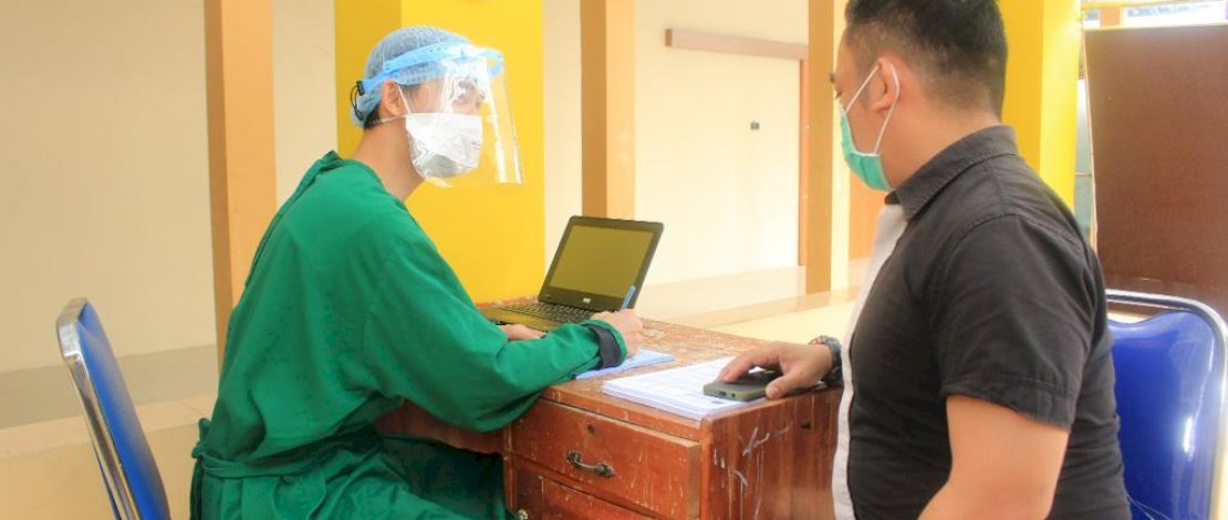 Pemeriksaan Covid-19 secara gratis di RSUD Andi Makkasau, Parepare.