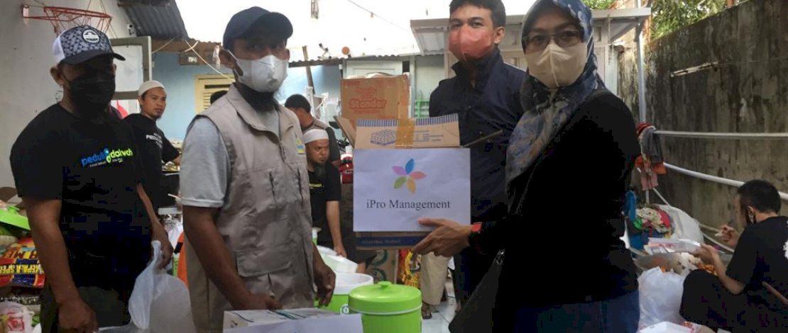 WO Ipro-Management Bantu Warga Korban Kebakaran Jl M Tahir Makassar