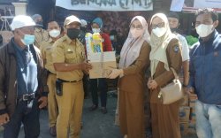 UPT Transfusi Darah Pemprov Sulsel Serahkan Bantuan untuk Korban Kebakaran di Jongayya