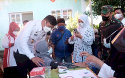 Tinjau Vaksinasi Massal, Bupati Adnan Target 1000 Warga di Vaksin Setiap Kecamatan
