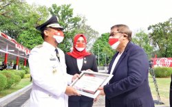 HUT Proklamasi Kemerdekaan RI, Andi Sudirman Sulaiman Beri Penghargaan untuk Tokoh Covid-19 Hingga Veteran