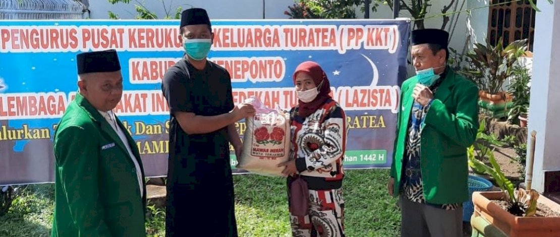 Ketua Umum Indonesian Islamic Youth Economic Forum (ISYEF) Sulsel, Dokter Fadli Ananda SpOg MKes, meminta masyarakat untuk membangkitkan semangat gotong royong, bahu membahu, dan saling menguatkan dalam menghadapi pandemi ini. Ketua Umum Indonesian Islamic Youth Economic Forum (ISYEF) Sulsel, Dokter Fadli Ananda SpOg MKes, meminta masyarakat untuk membangkitkan semangat gotong royong, bahu membahu, dan saling menguatkan dalam menghadapi pandemi ini.