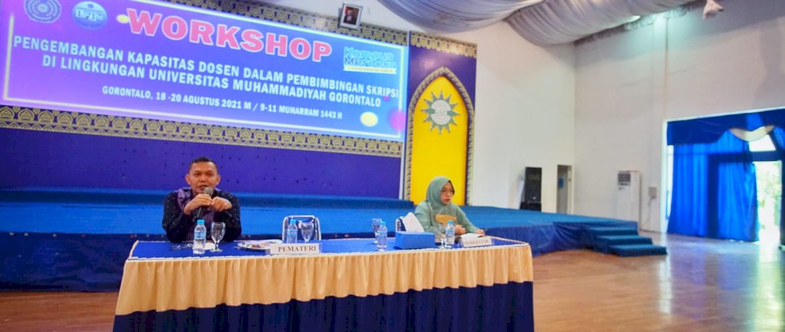 Suasana workshop pengembangan kapasitas dosen di UMGO.